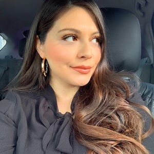 Meet your Posher, Alisia